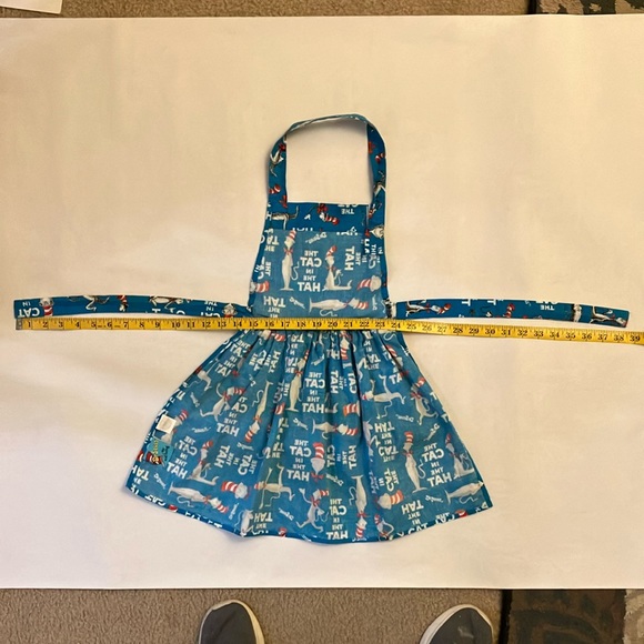 Dr Seuss By ASD Living Cat in the Hat Print Apron Girls Small. - Picture 3 of 5